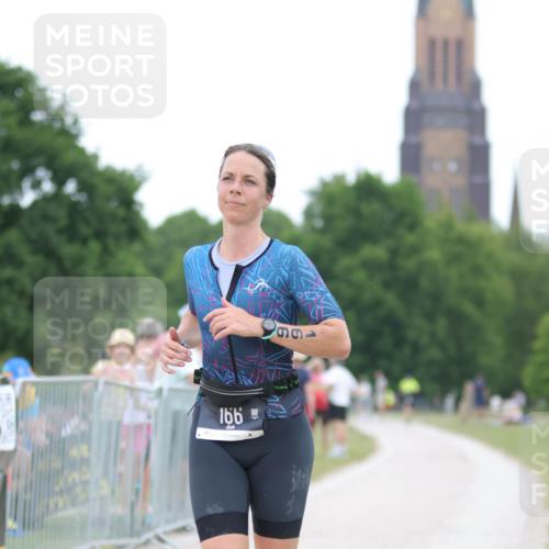 22.06.2025 - Viking Triathlon H.Heesch http://msf.ph/oto/8097936 22.06.2025 15:36:03 Laufen 166 meine-sportfotos.de