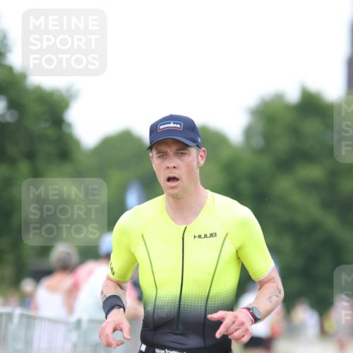 22.06.2025 - Viking Triathlon H.Heesch http://msf.ph/oto/8098026 22.06.2025 15:36:32 Laufen 148 meine-sportfotos.de