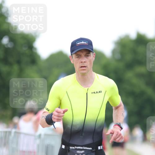 22.06.2025 - Viking Triathlon H.Heesch http://msf.ph/oto/8098035 22.06.2025 15:36:32 Laufen 148 meine-sportfotos.de