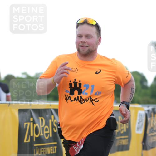 22.06.2025 - Viking Triathlon H.Heesch http://msf.ph/oto/8098217 22.06.2025 16:27:37 Laufen 633 meine-sportfotos.de