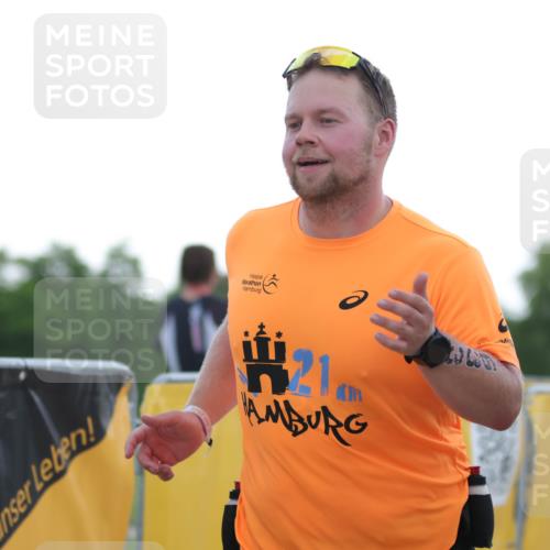 22.06.2025 - Viking Triathlon H.Heesch http://msf.ph/oto/8098228 22.06.2025 16:27:38 Laufen 633 meine-sportfotos.de