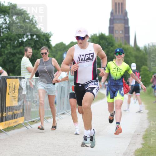 22.06.2025 - Viking Triathlon H.Heesch http://msf.ph/oto/8098291 22.06.2025 15:36:51 Laufen 480, 659 meine-sportfotos.de
