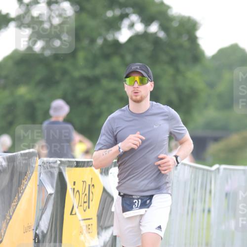 22.06.2025 - Viking Triathlon H.Heesch http://msf.ph/oto/8098292 22.06.2025 16:27:46 Laufen 31, 285 meine-sportfotos.de