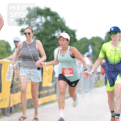 22.06.2025 - Viking Triathlon H.Heesch http://msf.ph/oto/8098385 22.06.2025 15:36:53 Laufen 480, 659 meine-sportfotos.de