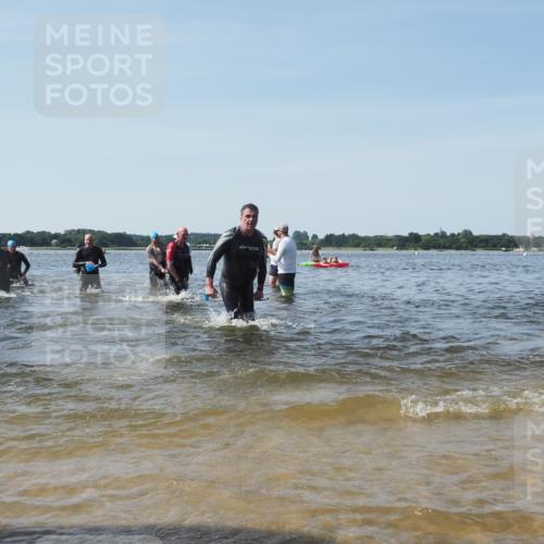 22.06.2025 - Viking Triathlon KatJ http://msf.ph/oto/8098569 22.06.2025 10:32:04 Schwimmen 63, 87, 193, 207, 214, 226, 271, 435, 449, 464, 488, 658 meine-sportfotos.de