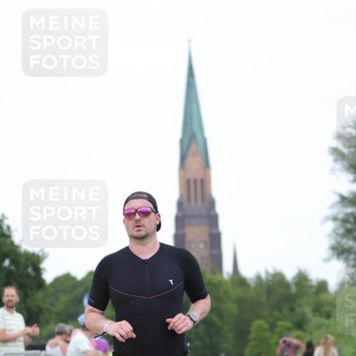 22.06.2025 - Viking Triathlon H.Heesch http://msf.ph/oto/8098641 22.06.2025 15:37:12 Laufen 51, 285 meine-sportfotos.de