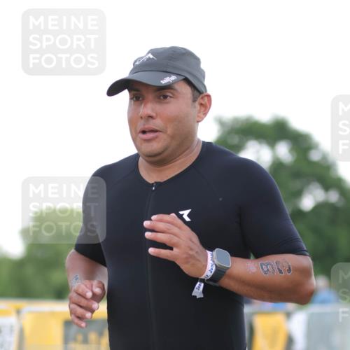 22.06.2025 - Viking Triathlon H.Heesch http://msf.ph/oto/8099019 22.06.2025 16:30:01 Laufen 83 meine-sportfotos.de
