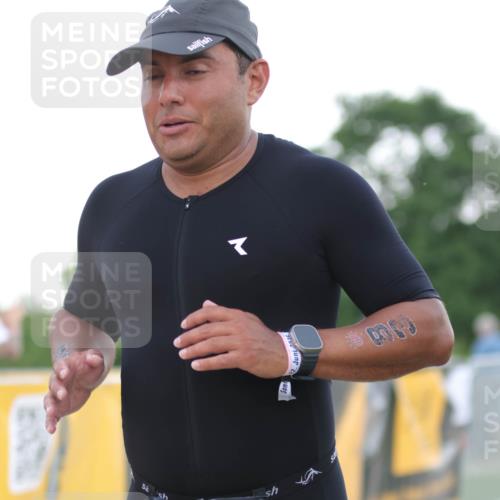22.06.2025 - Viking Triathlon H.Heesch http://msf.ph/oto/8099030 22.06.2025 16:30:01 Laufen 83 meine-sportfotos.de