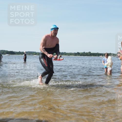 22.06.2025 - Viking Triathlon KatJ http://msf.ph/oto/8099061 22.06.2025 10:32:17 Schwimmen 53, 147, 173, 193, 207, 214, 271, 461 meine-sportfotos.de