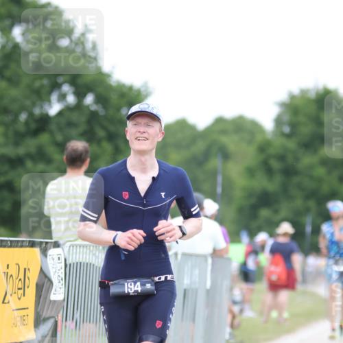 22.06.2025 - Viking Triathlon H.Heesch http://msf.ph/oto/8099410 22.06.2025 15:38:40 Laufen 194 meine-sportfotos.de