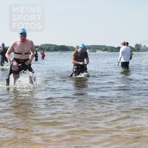 22.06.2025 - Viking Triathlon KatJ http://msf.ph/oto/8099426 22.06.2025 10:32:34 Schwimmen 53, 80, 170, 208, 278, 492 meine-sportfotos.de