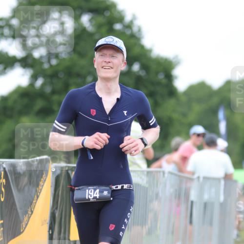 22.06.2025 - Viking Triathlon H.Heesch http://msf.ph/oto/8099441 22.06.2025 15:38:41 Laufen 194 meine-sportfotos.de