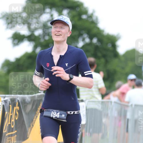22.06.2025 - Viking Triathlon H.Heesch http://msf.ph/oto/8099451 22.06.2025 15:38:41 Laufen 194 meine-sportfotos.de