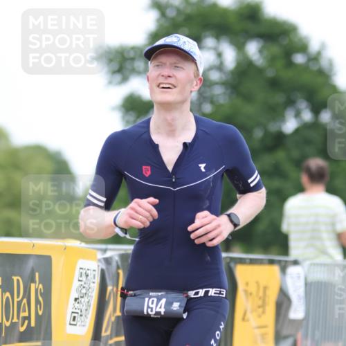 22.06.2025 - Viking Triathlon H.Heesch http://msf.ph/oto/8099466 22.06.2025 15:38:41 Laufen 194 meine-sportfotos.de