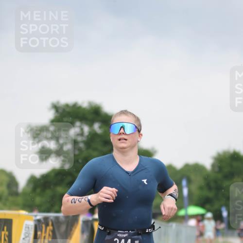 22.06.2025 - Viking Triathlon H.Heesch http://msf.ph/oto/8099562 22.06.2025 16:36:08 Laufen 244 meine-sportfotos.de