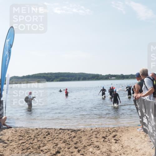 22.06.2025 - Viking Triathlon MichiJ http://msf.ph/oto/8099578 22.06.2025 10:43:55 Schwimmen 41, 249, 362, 442, 531, 627, 637 meine-sportfotos.de