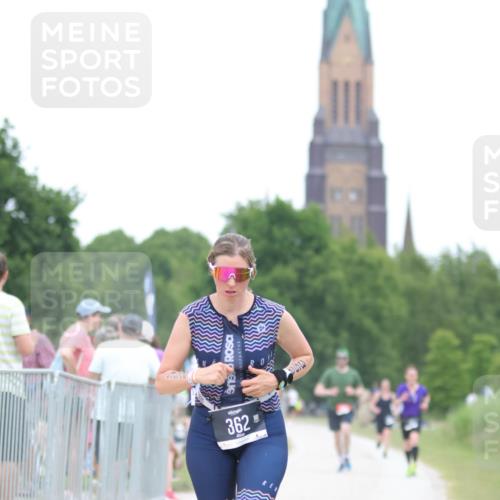 22.06.2025 - Viking Triathlon H.Heesch http://msf.ph/oto/8099592 22.06.2025 15:38:53 Laufen 70, 362 meine-sportfotos.de