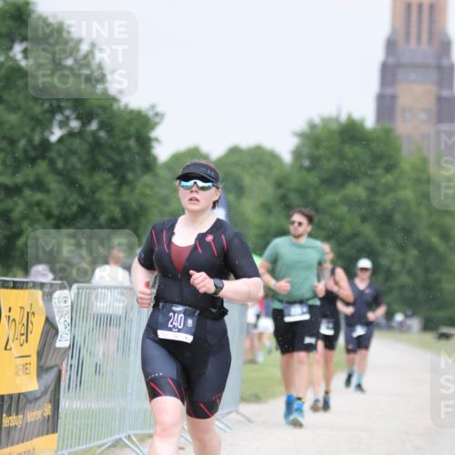 22.06.2025 - Viking Triathlon H.Heesch http://msf.ph/oto/8099866 22.06.2025 16:36:33 Laufen 240, 267 meine-sportfotos.de