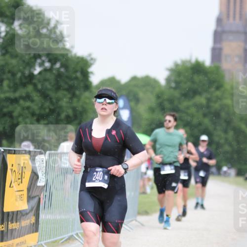 22.06.2025 - Viking Triathlon H.Heesch http://msf.ph/oto/8099875 22.06.2025 16:36:33 Laufen 240, 267 meine-sportfotos.de