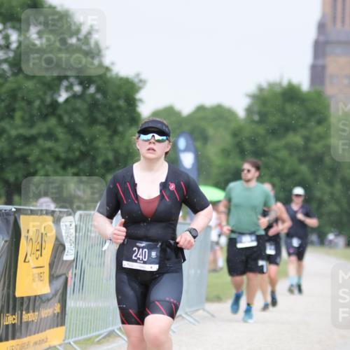 22.06.2025 - Viking Triathlon H.Heesch http://msf.ph/oto/8099892 22.06.2025 16:36:33 Laufen 240, 267 meine-sportfotos.de