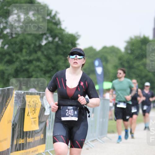 22.06.2025 - Viking Triathlon H.Heesch http://msf.ph/oto/8099920 22.06.2025 16:36:34 Laufen 240, 267, 305 meine-sportfotos.de