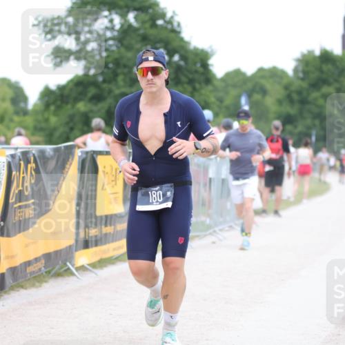 22.06.2025 - Viking Triathlon H.Heesch http://msf.ph/oto/8100082 22.06.2025 15:39:42 Laufen 31, 170, 180, 248 meine-sportfotos.de