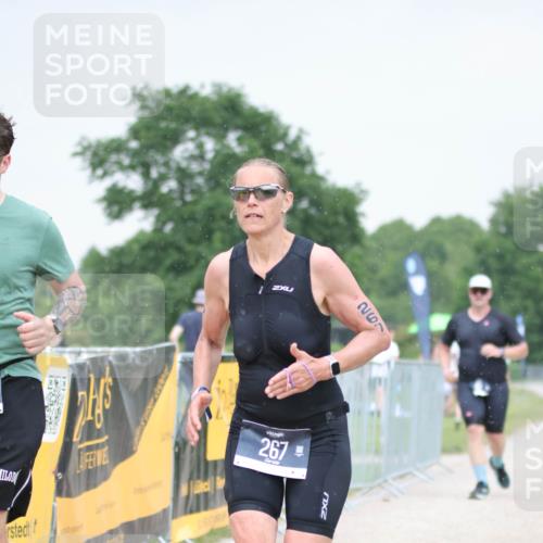 22.06.2025 - Viking Triathlon H.Heesch http://msf.ph/oto/8100089 22.06.2025 16:36:41 Laufen 69, 267, 305 meine-sportfotos.de
