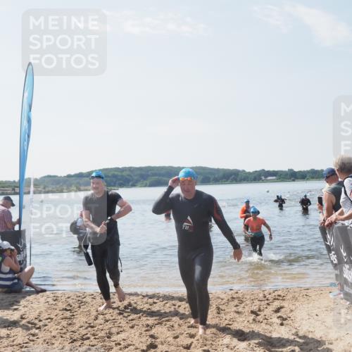 22.06.2025 - Viking Triathlon MichiJ http://msf.ph/oto/8100113 22.06.2025 10:44:27 Schwimmen 103, 130, 205, 219 meine-sportfotos.de