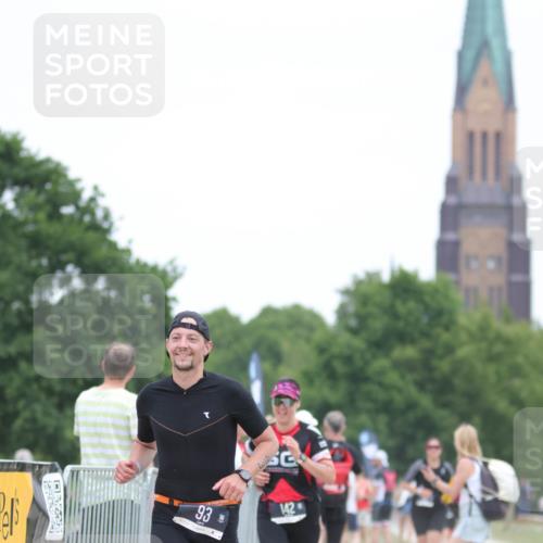 22.06.2025 - Viking Triathlon H.Heesch http://msf.ph/oto/8100193 22.06.2025 15:41:29 Laufen 93, 142 meine-sportfotos.de