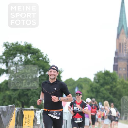 22.06.2025 - Viking Triathlon H.Heesch http://msf.ph/oto/8100217 22.06.2025 15:41:29 Laufen 93, 142 meine-sportfotos.de
