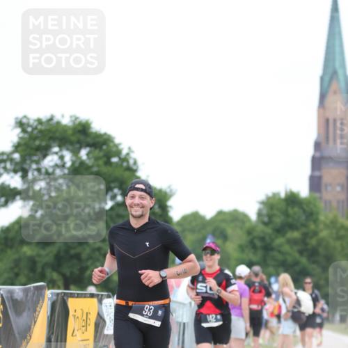 22.06.2025 - Viking Triathlon H.Heesch http://msf.ph/oto/8100226 22.06.2025 15:41:29 Laufen 93, 142 meine-sportfotos.de
