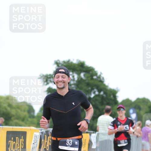 22.06.2025 - Viking Triathlon H.Heesch http://msf.ph/oto/8100242 22.06.2025 15:41:30 Laufen 93, 142 meine-sportfotos.de