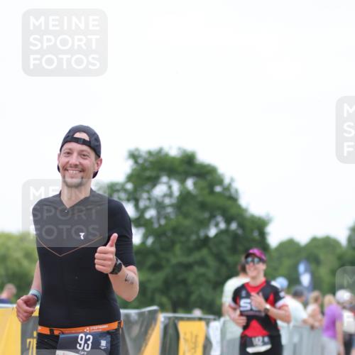 22.06.2025 - Viking Triathlon H.Heesch http://msf.ph/oto/8100262 22.06.2025 15:41:31 Laufen 93, 142 meine-sportfotos.de