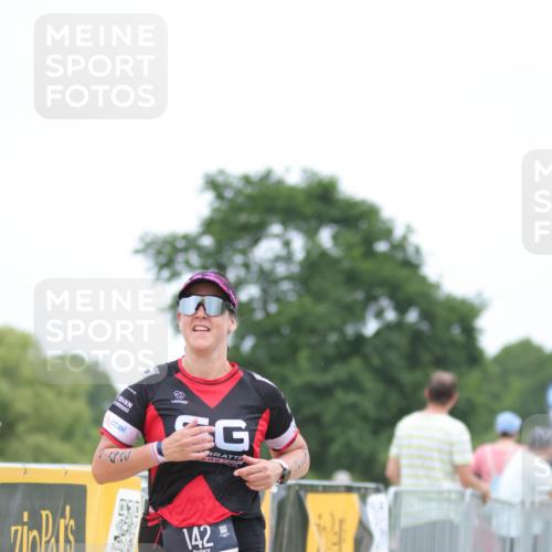 22.06.2025 - Viking Triathlon H.Heesch http://msf.ph/oto/8100290 22.06.2025 15:41:32 Laufen 93, 142 meine-sportfotos.de