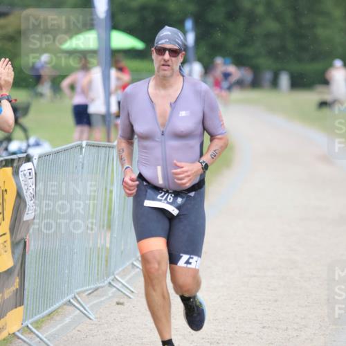 22.06.2025 - Viking Triathlon H.Heesch http://msf.ph/oto/8100294 22.06.2025 16:38:27 Laufen 276 meine-sportfotos.de