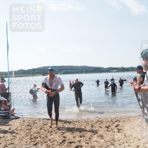 22.06.2025 - Viking Triathlon MichiJ http://msf.ph/oto/8100333 22.06.2025 10:44:40 Schwimmen 18, 205, 219, 440, 446 meine-sportfotos.de