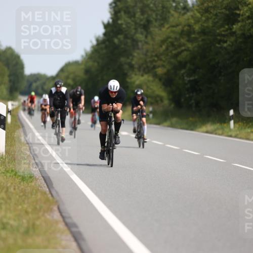 22.06.2025 - Viking Triathlon Yannick Fuchs http://msf.ph/oto/8100576 22.06.2025 11:24:57 Radfahren 77, 85, 114, 215, 306, 548, 603, 626 meine-sportfotos.de