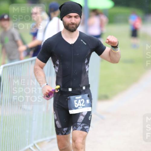 22.06.2025 - Viking Triathlon H.Heesch http://msf.ph/oto/8100633 22.06.2025 16:40:50 Laufen 542 meine-sportfotos.de