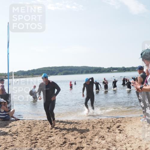 22.06.2025 - Viking Triathlon MichiJ http://msf.ph/oto/8100634 22.06.2025 10:44:53 Schwimmen 18, 39, 168, 440, 446, 638, 653 meine-sportfotos.de