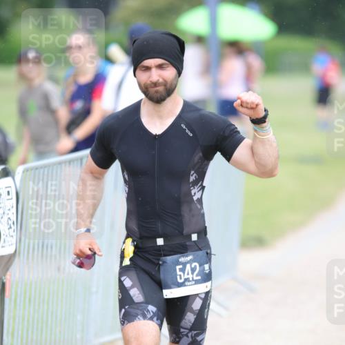 22.06.2025 - Viking Triathlon H.Heesch http://msf.ph/oto/8100648 22.06.2025 16:40:50 Laufen 542 meine-sportfotos.de