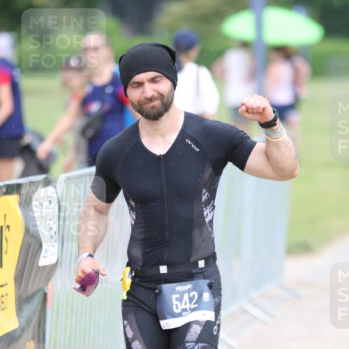 22.06.2025 - Viking Triathlon H.Heesch http://msf.ph/oto/8100671 22.06.2025 16:40:51 Laufen 542 meine-sportfotos.de