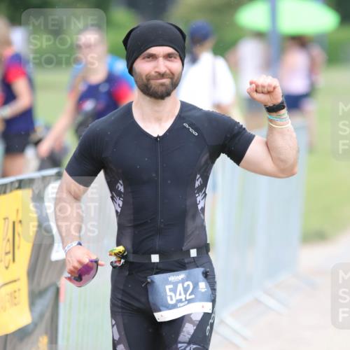 22.06.2025 - Viking Triathlon H.Heesch http://msf.ph/oto/8100686 22.06.2025 16:40:51 Laufen 542 meine-sportfotos.de