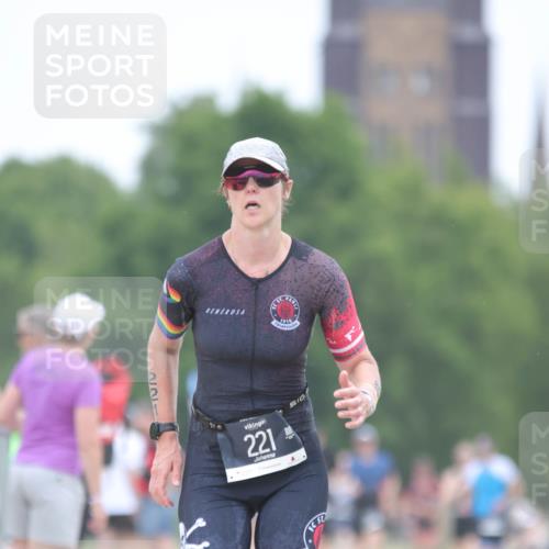 22.06.2025 - Viking Triathlon H.Heesch http://msf.ph/oto/8100854 22.06.2025 15:42:14 Laufen 221 meine-sportfotos.de