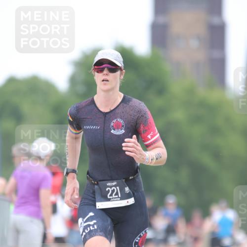 22.06.2025 - Viking Triathlon H.Heesch http://msf.ph/oto/8100866 22.06.2025 15:42:14 Laufen 221 meine-sportfotos.de