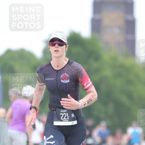 22.06.2025 - Viking Triathlon H.Heesch http://msf.ph/oto/8100876 22.06.2025 15:42:14 Laufen 221 meine-sportfotos.de