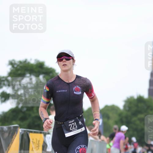 22.06.2025 - Viking Triathlon H.Heesch http://msf.ph/oto/8100897 22.06.2025 15:42:16 Laufen 221 meine-sportfotos.de