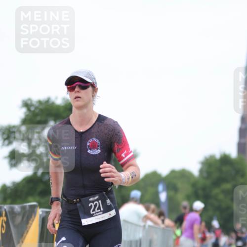 22.06.2025 - Viking Triathlon H.Heesch http://msf.ph/oto/8100905 22.06.2025 15:42:16 Laufen 221 meine-sportfotos.de