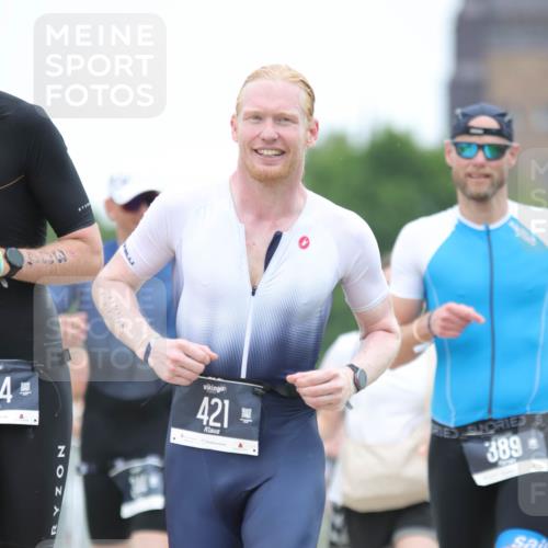 22.06.2025 - Viking Triathlon H.Heesch http://msf.ph/oto/8100913 22.06.2025 15:42:34 Laufen 304, 344, 389, 421, 615 meine-sportfotos.de