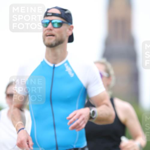 22.06.2025 - Viking Triathlon H.Heesch http://msf.ph/oto/8100940 22.06.2025 15:42:36 Laufen 304, 344, 389, 421, 615 meine-sportfotos.de