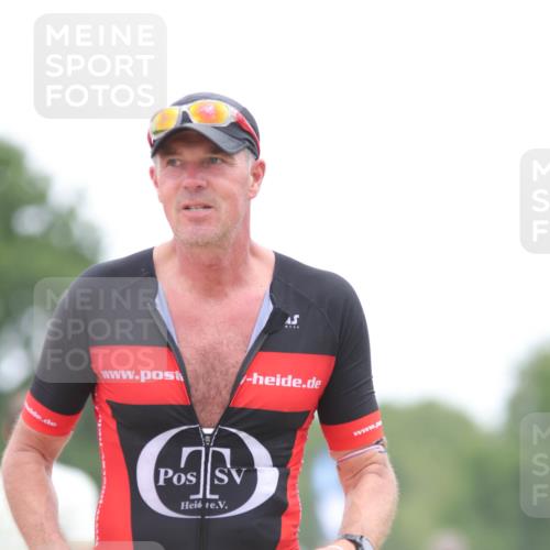 22.06.2025 - Viking Triathlon H.Heesch http://msf.ph/oto/8100959 22.06.2025 15:42:40 Laufen 304, 344, 389, 615 meine-sportfotos.de